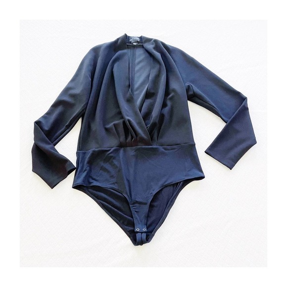 Club Monaco Black Deep V Cut Bodysuit Long Sleeve Top SZM - Picture 1 of 7